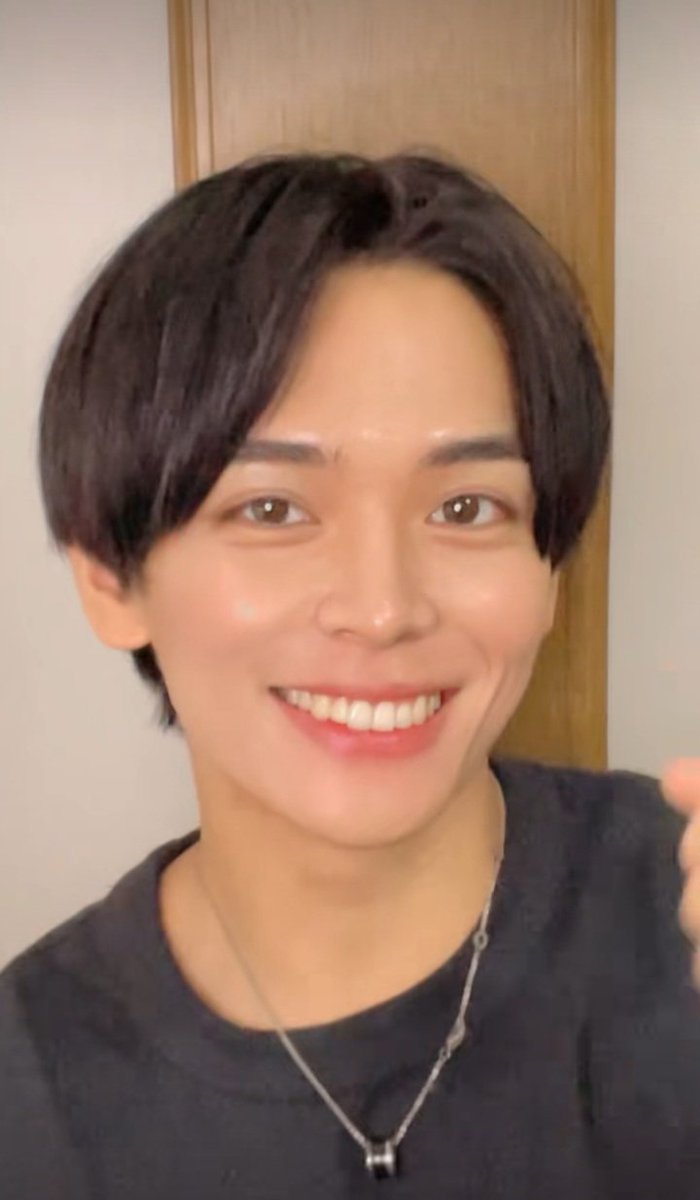 ai48819940's tweet photo. アプリ自体消して1からやり直そうと思ってるので、これからも仲良くしてくれる方反応くださいー(ˆ꜆•̥ ·̭ •̥꜀ˆ)🎀

来年から現場たくさんいくので会う頻度高くなります🥺‼️ https://t.co/VBaEqihM9E
