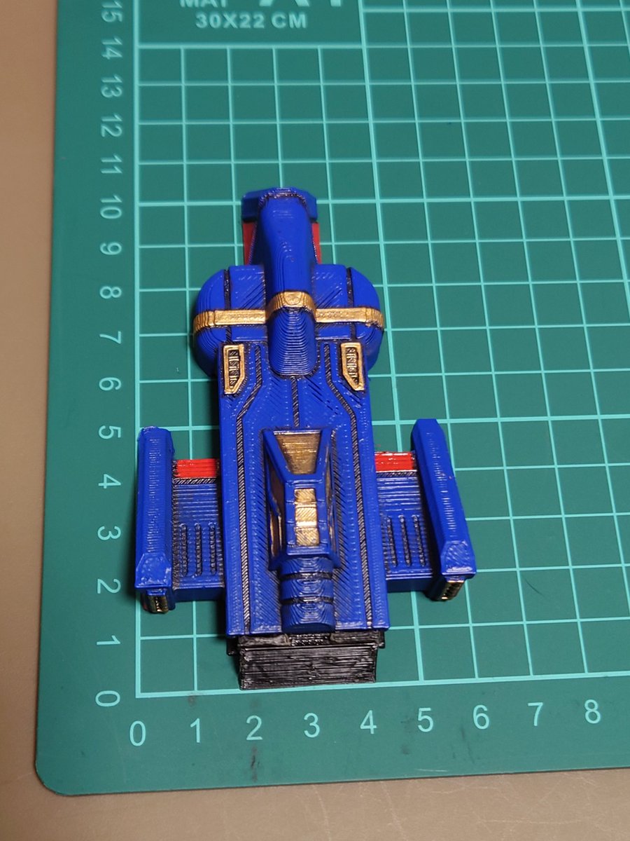 #フリックスアレイ #3Dプリンター #ホビー
ユージンさん作のフリックス「ブーストファルコン」の3Dアレンジ機体、
「ブーストF2」印刷、塗装が終わり、完成しました✨

元機体と同じくシュートポイントを上下差し替えで挙動を変えれる様にしました🎶