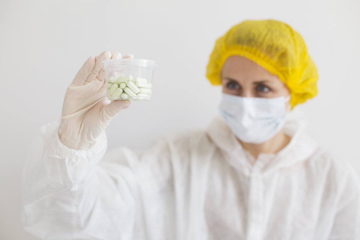 BiopharmaTechFr's tweet image. La lyophilisation des produits cytotoxiques présente plusieurs avantages pour les services oncologiques et immunologiques.
La manipulation en poudre plutôt qu&apos;en solution limite l&apos;exposition à des substances potentiellement dangereuses.
Pour toute question bit.ly/4br24tS