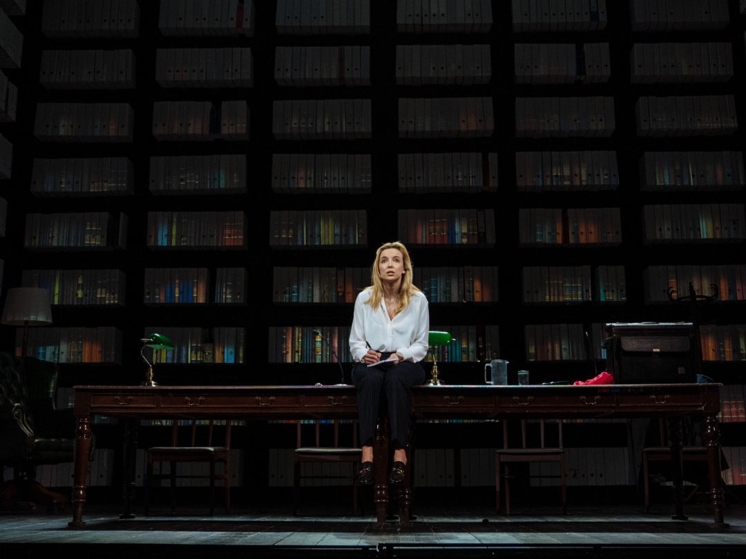 NationalTheatre's tweet photo. Happy #PrimaFacie Day to all who celebrate 🎉

Prima Facie, with #JodieComer, is available to watch in cinemas from tonight with @NTLive 

From @estreetprods 

📸 @helenmurraypix https://t.co/NRqwFgKccR