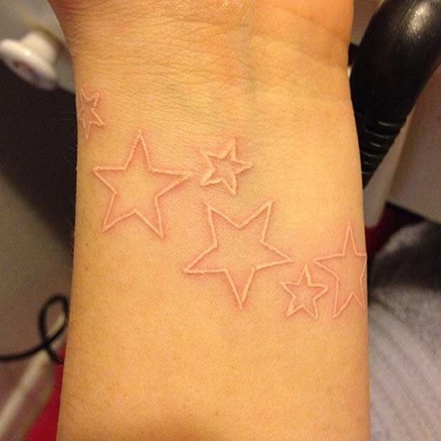 c0zy_n's tweet photo. Geez I would like to have such stars tattoo on my wrist. I saw tic toc video with white one. And it looks like scars or burns in other day. And if would also shine in the dark✨😍
But Im sure my parents not appreciate it😁 https://t.co/Ri8OBhWosl