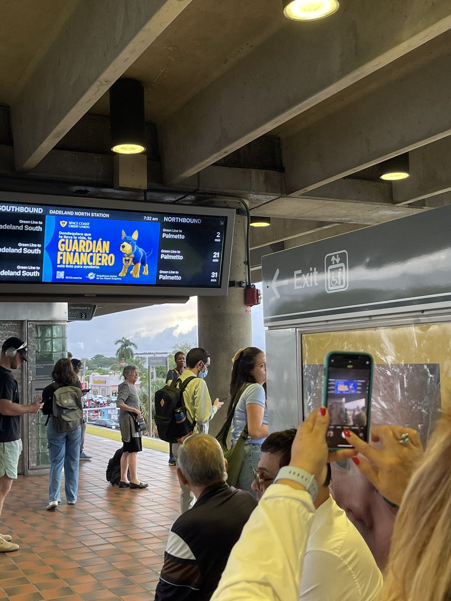 airwave138's tweet photo. Hello. This appears to be happening more often now what’s going on?.@IRideMDT and @LevineCava https://t.co/VtZq6ip8Y1