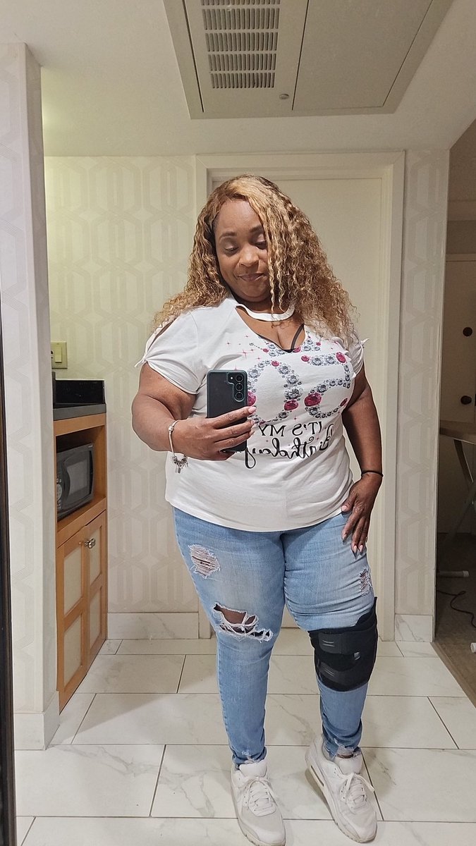 atankard74's tweet image. This is 50!! Happy Birthday to me!! Jamaica Bound!! 🎉🎂🎈🎊 #GoldenYear #LivingLifetoTheFullest