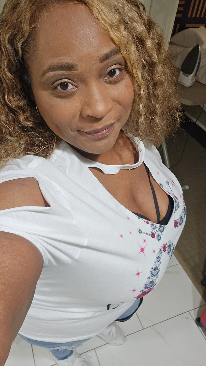 atankard74's tweet image. This is 50!! Happy Birthday to me!! Jamaica Bound!! 🎉🎂🎈🎊 #GoldenYear #LivingLifetoTheFullest