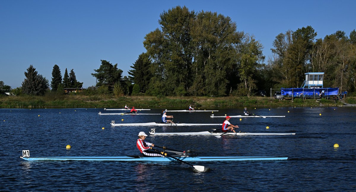 WorldRowing's tweet photo. Who's enjoying the @wrmr2024 ? 😎

You can find photos from this morning's racing, and live streaming of the competition on our website. https://t.co/IyQGWGOlFj
📸 Detlev Seyb / https://t.co/HUMjuzfVNp 

#WRMR #MastersRowing https://t.co/W3LPEIvUZj