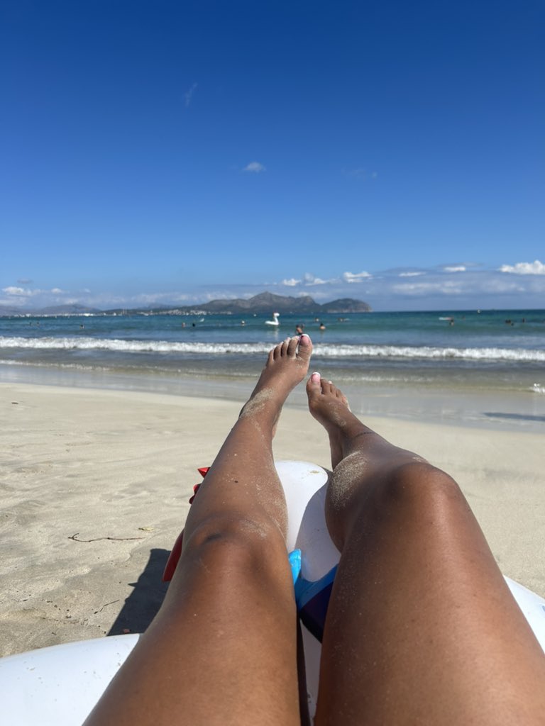 Ty_Soless's tweet photo. Spain 🇪🇸 

#prettytoes #cutefeet #feetgoddess #feet #whitetip #toe #holiday #spain https://t.co/a98muV82B8