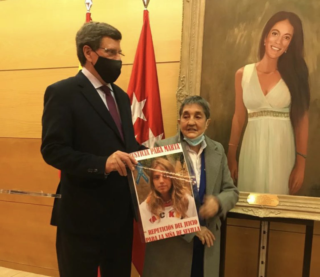 Cómo me duele el fallecimiento de Blanca, la Presidenta de la Asociación Clara Campoamor. Dedicó toda su vida a luchar por la igualdad de la mujer, la protección de los niños y por la Justicia. Fue un privilegio conocer y querer a esta gran mujer. Nos deja un gran legado. DEP.