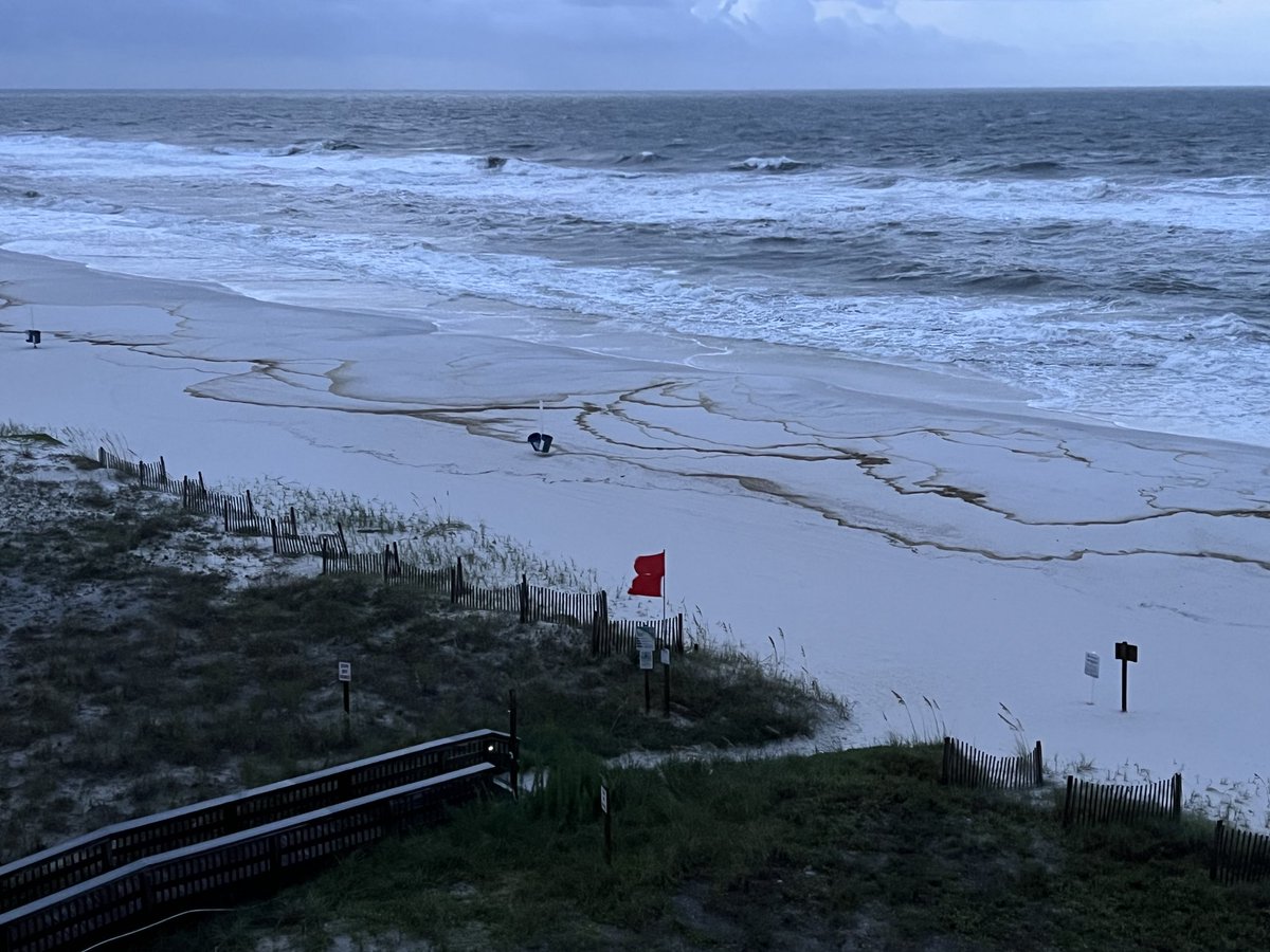 davegamblejr's tweet photo. Gulf Shores at sunrise.  ⁦@spann⁩ ⁦@VisitALBeaches⁩ https://t.co/hYlevUXQCX
