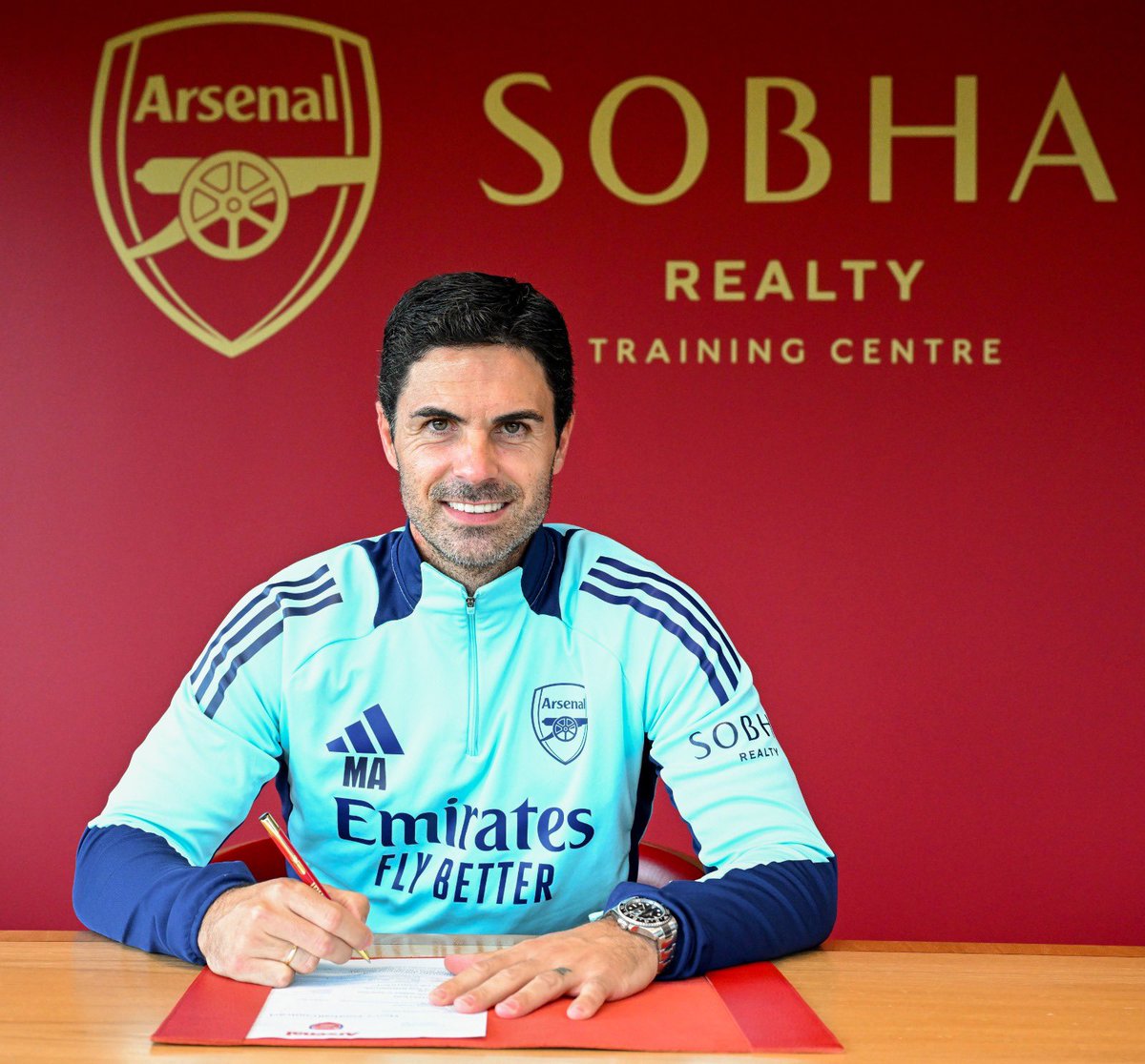 yourdaily_view's tweet photo. Mikel Arteta Signs New Contract With Arsenal

Continue reading: https://t.co/gGg60Omgj6 https://t.co/KaOamA1duD