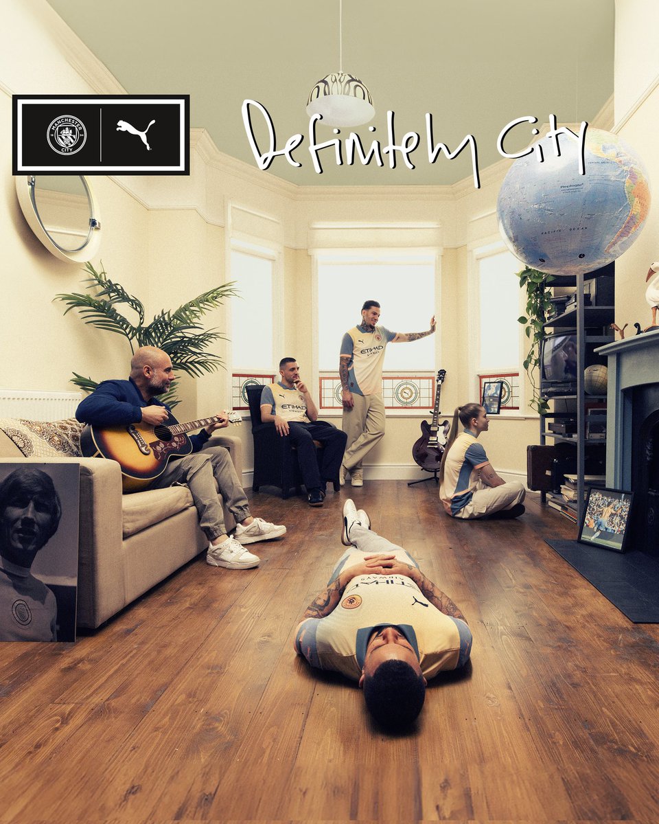 📀 Manchester City reveló su nueva camiseta en homenaje a los 30 años de "Definitely Maybe", primer disco de Oasis.

✍️🏽 La tipografía de los nombres de los jugadores fue hecha a mano por Noel Gallagher.
