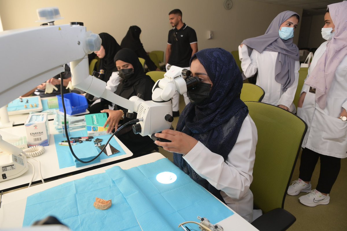 #يحدث_الآن | ✨

#مدينة_الملك_عبدالله_الطبية ممثلةً 
بقسم الاسنان وجراحة الوجة والفكين ورشة عمل 
"طب الاسنان الحديث المدعم بإستخدام 
التكبير المجهري"