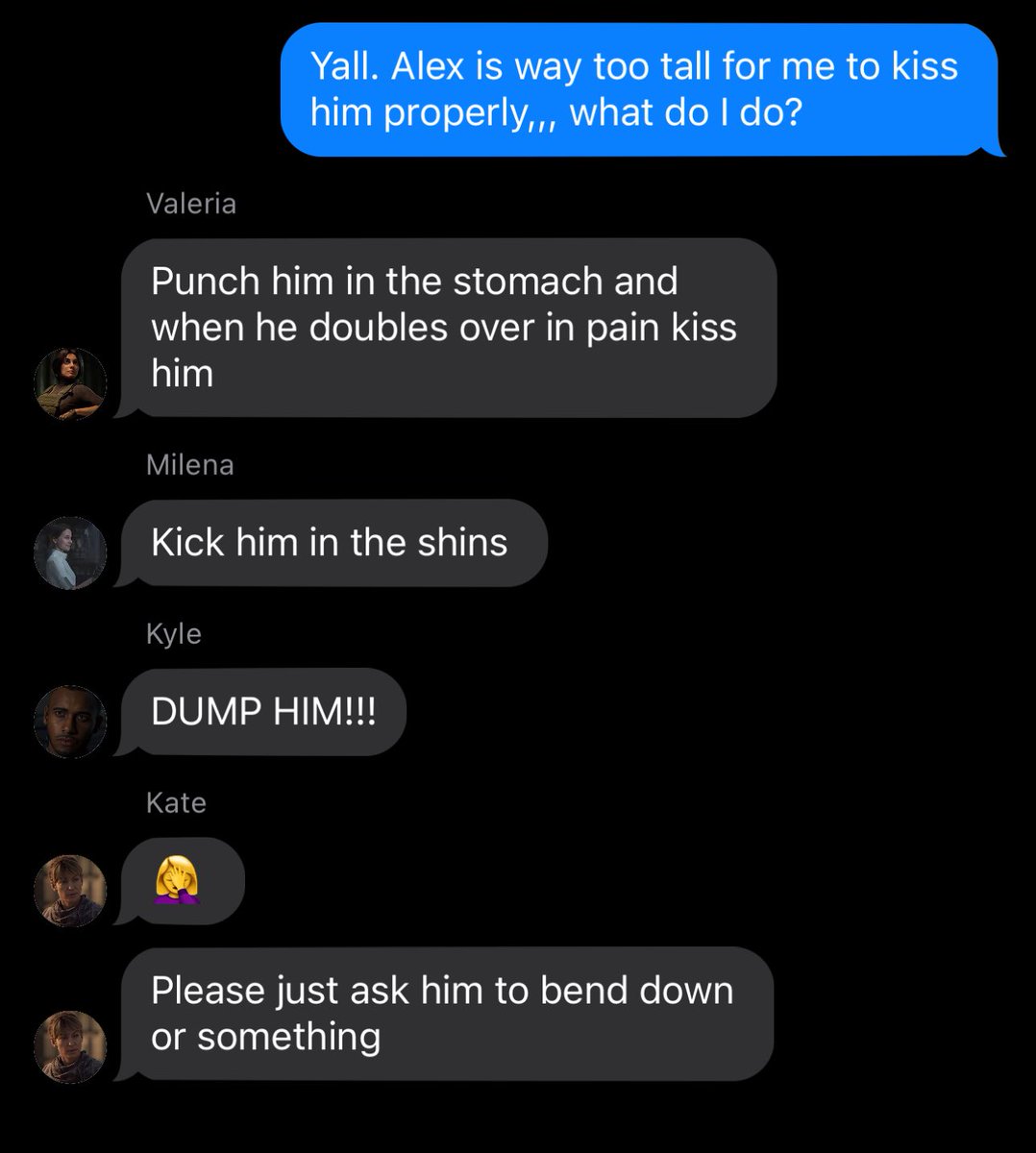 inc0rrectC0D's tweet image. Farah getting advice from the girls