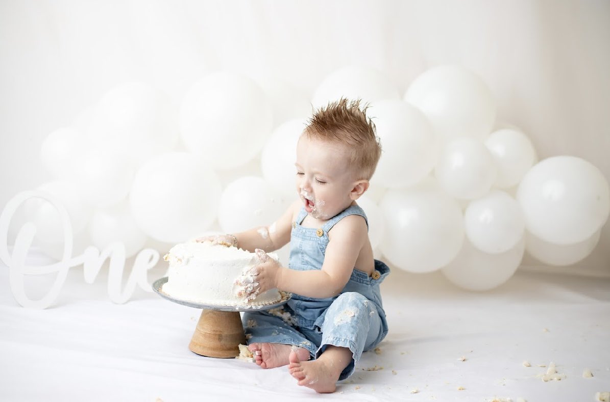 the cake didn’t stand a chance 🎂