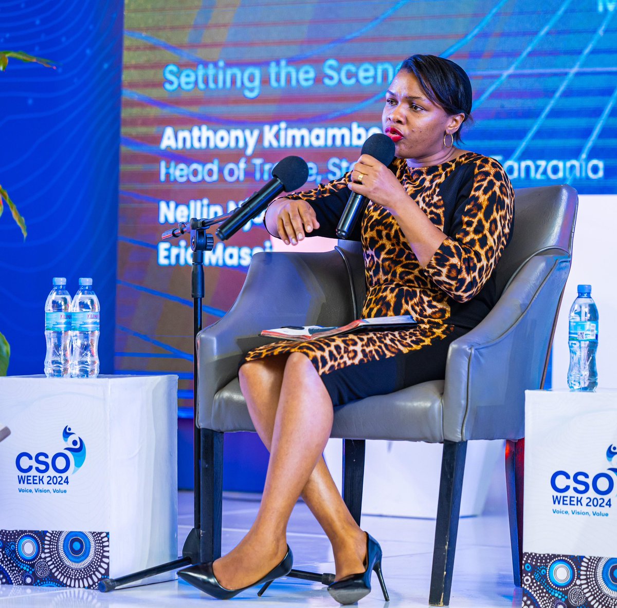 CSOWeek's tweet photo. Watanzania wengi hatuna utamaduni wa kuweka akiba, akiba sio lazima iwe kubwa hata kidogo ukiwekeza mfano katika mfuko wa uwekezaji UTT unaandaa mazingira ya kupata mtaji wa kuanzisha biashara.
Hilda, UTT
#WikiYaAzaki2024
#CSOWeek2024
#VoiceVisionValue https://t.co/7AKHi7n26O