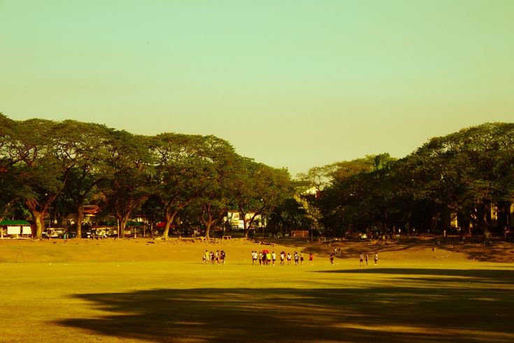 benignostuy's tweet photo. balik tanaw
— a #viceion au 

bakit kaya sa tuwing may college reunion, may nauungkat na nakaraan? it's either most embarassing moments o feelings mo sa tao na niluma na ng panahon. tulad ng kwento ni rebekka ( vice ) patungkol sa college crush niyang si gavin ( ion ). https://t.co/LB5jkI2HNj