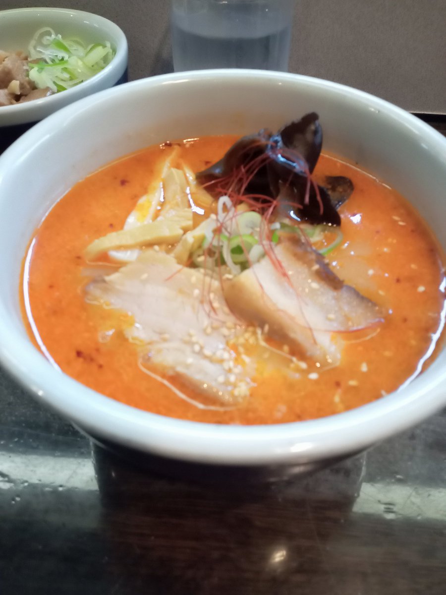 今日の昼飯
辛味噌󠄀ラーメン@山頭火

渋谷は高いねぇ