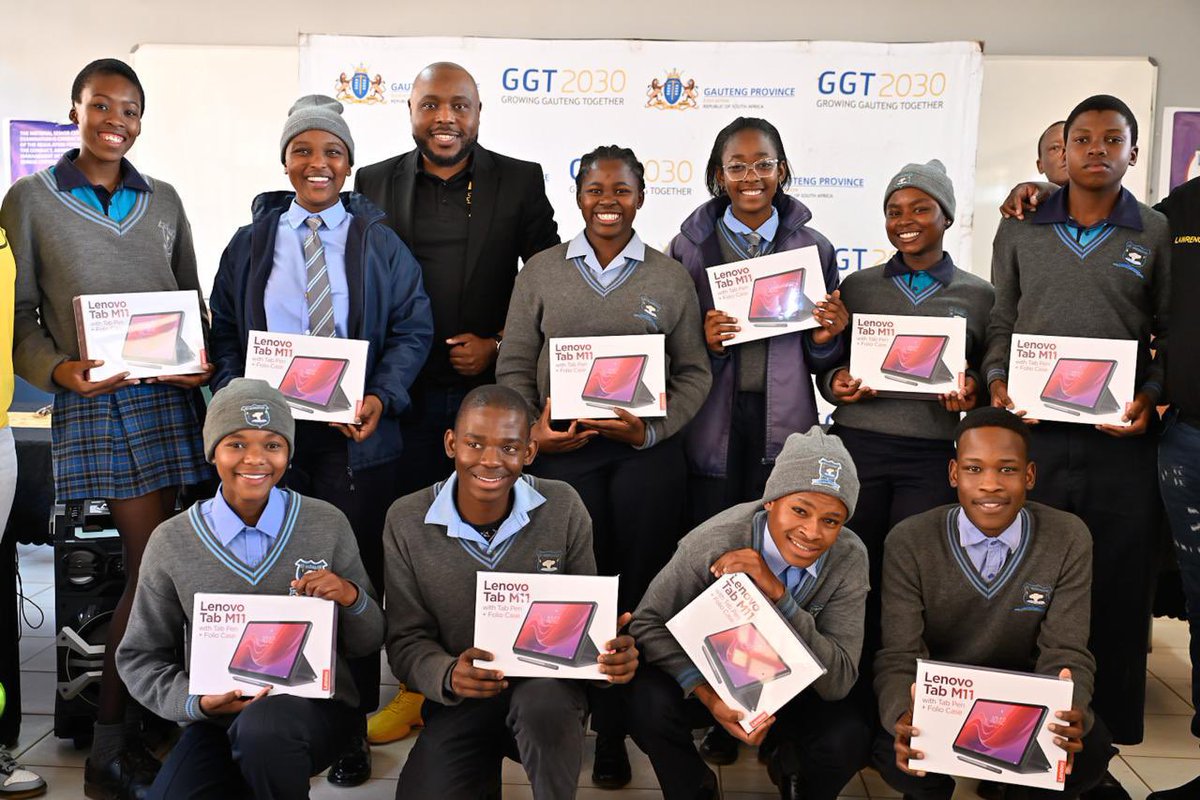 SANDS_NTULI's tweet photo. It’s time to do good together! Drop off your device donation at an MTN Regional Office and help us #ConnectEveryChild for a brighter future. #30YearsOfProgress @MTNza https://t.co/TdDX0bzxM5