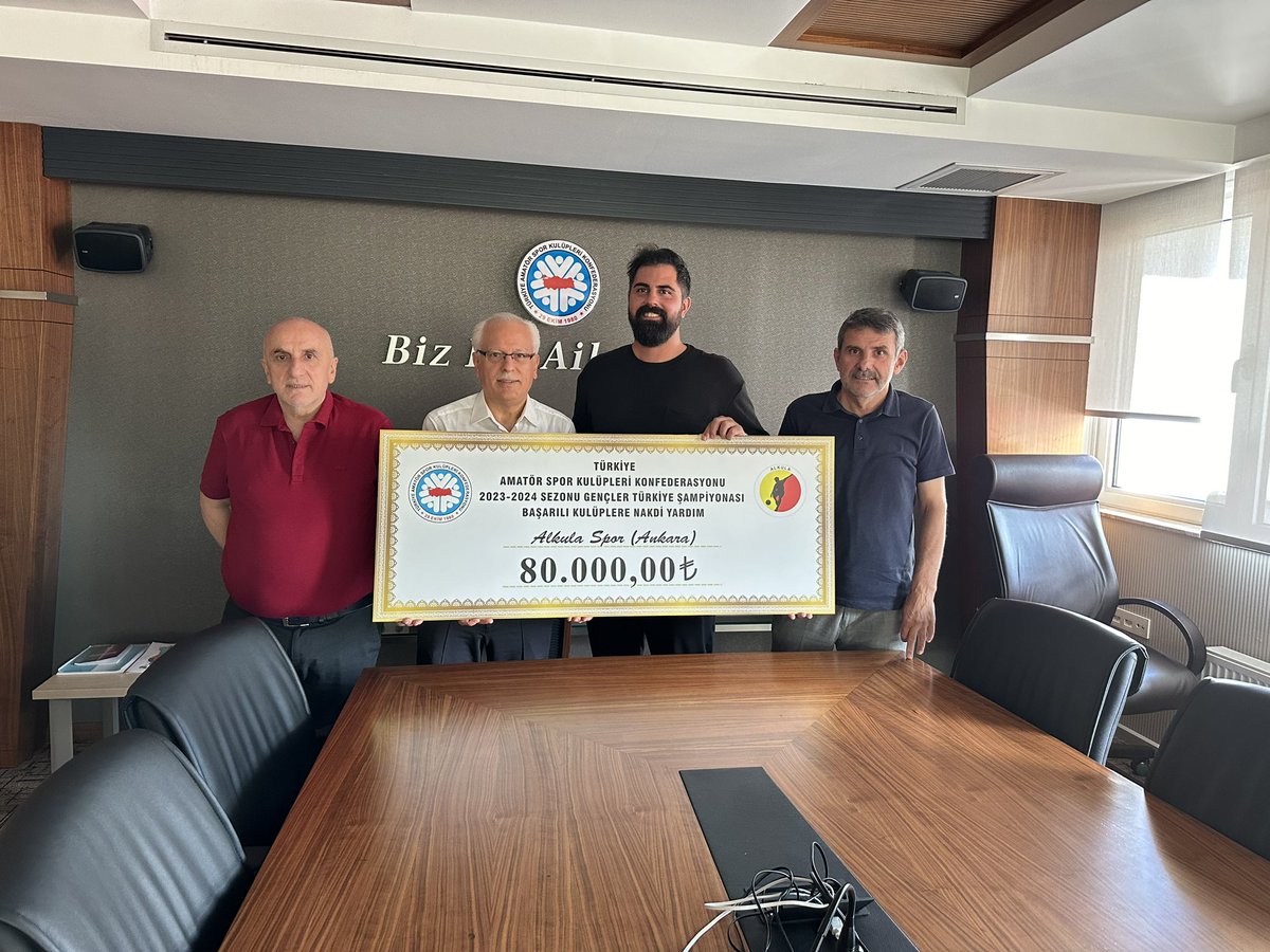 <a href="/taskk_1980/">Türkiye Amatör Spor Kulüpleri Konfederasyonu🇹🇷</a> 2023-2024 Futbol Sezonunda elde ettiği başarıdan dolayı <a href="/alkulaspor/">Alkulaspor</a> Kulübüne 80bin TL başarı ödülü <a href="/alkulagrup/">Ali Kulaksızoğlu</a> 
taskk.org.tr/konfederasyond…