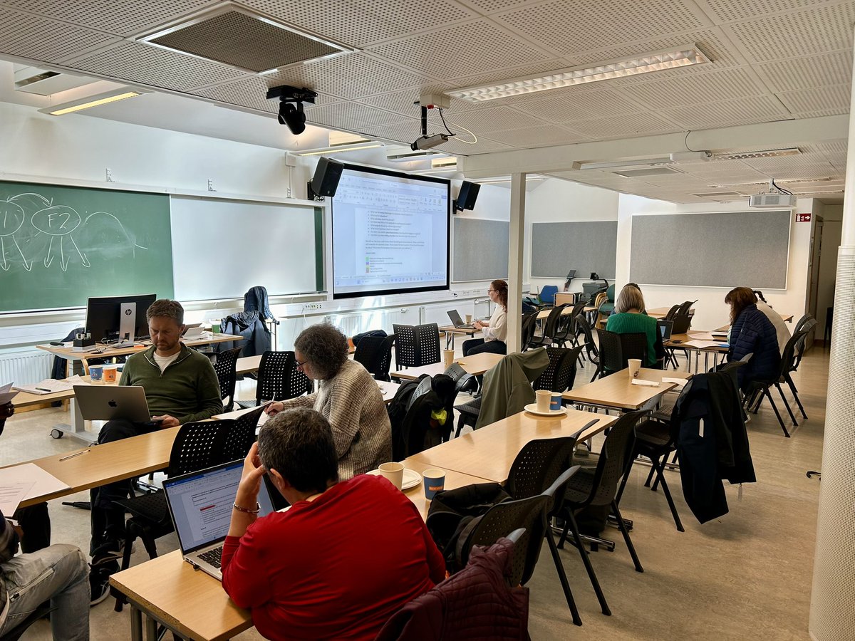 And the sun is out! ☀️ We are in Bergen 🇳🇴 with <a href="/gabocsek/">Gabriella Lovasz</a> for a week full of Horizon Europe courses organised by <a href="/forskningsradet/">Norges forskningsråd</a> — from GA&amp;CA to dissemination and exploitation to lump sum proposals.