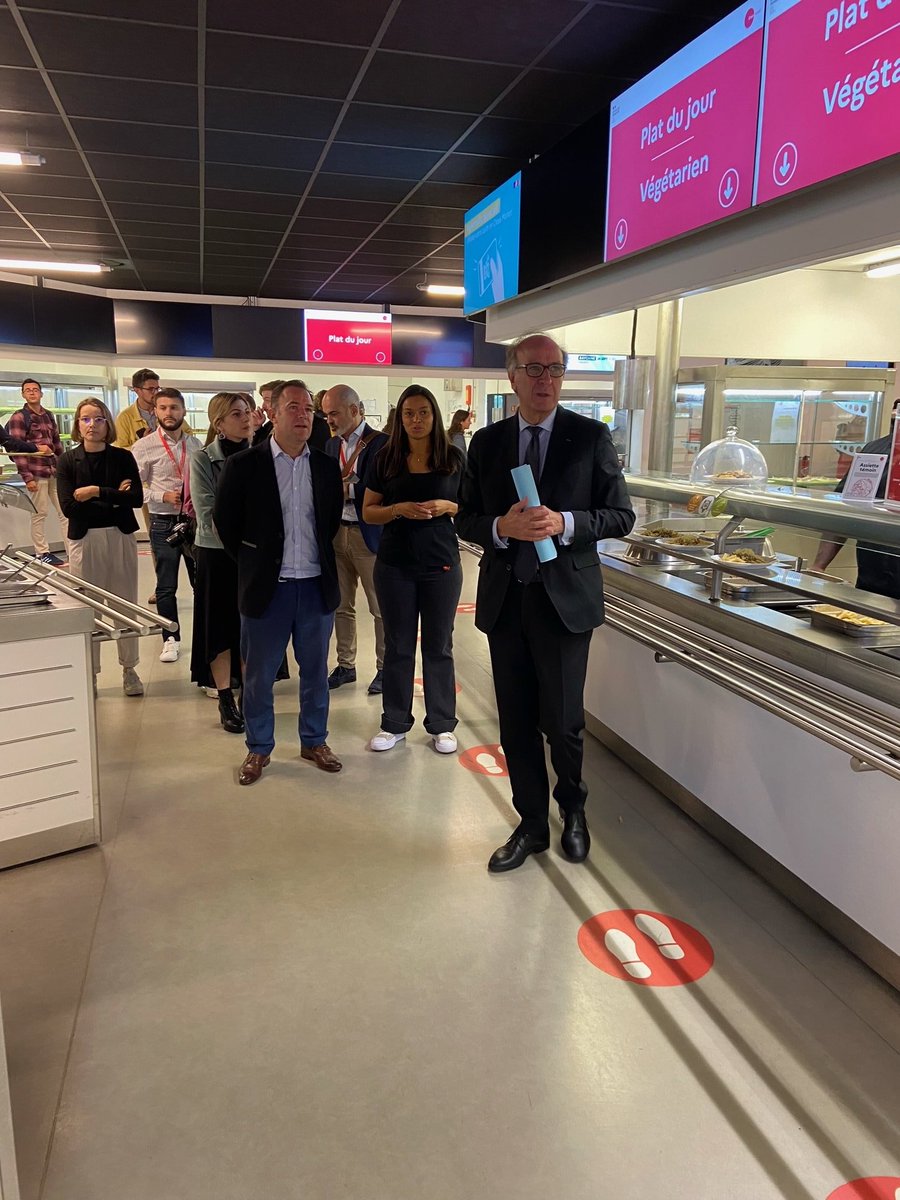 Claudio Galderisi (@galderisiclaud1) on Twitter photo Avec le repas à 1€ pour le étudiants boursiers ou en situation de précarité, l'élargissement de l'assiette des bourses et leur augmentaton, et les autres dispositifs d'aide, <a href="/sup_recherche/">Ministère Enseignement supérieur et Recherche</a>, et le <a href="/Cnous_LesCrous/">Les Crous</a> apportent une réponse structurelle à la précarité alimentaire 2/2. Avec le repas à 1€ pour le étudiants boursiers ou en situation de précarité, l'élargissement de l'assiette des bourses et leur augmentaton, et les autres dispositifs d'aide, <a href="/sup_recherche/">Ministère Enseignement supérieur et Recherche</a>, et le <a href="/Cnous_LesCrous/">Les Crous</a> apportent une réponse structurelle à la précarité alimentaire 2/2.