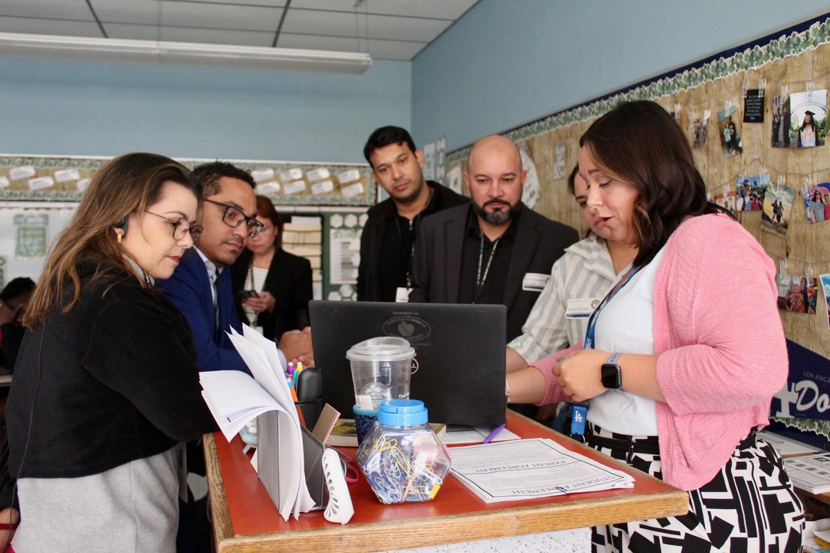 WeAreHTSD (@wearehtsd) on Twitter photo 📣 This Week in Hamilton
HTSD proudly welcomed over 50 <a href="/GoogleForEdu/">Google for Education</a> Latin America Ministries of Education <a href="/HTSD_Grice/">Grice Middle School</a> on Tue., Sep. 10th.
Learn more ➡️ tinyurl.com/592z79j2
#HTSD #HTSDpride
<a href="/ScottRRocco/">Scott Rocco, Ed.D.</a> <a href="/HTSDSecondary/">Jim Altobello Ed.D.</a> <a href="/oboylejf/">Jim O'Boyle</a> <a href="/HTSD_Tech/">HTSD Technology Department</a> <a href="/LauraGeltch/">Laura Geltch</a> <a href="/HTSDCurriculum/">Hamilton Twp. C&I</a> 📣 This Week in Hamilton
HTSD proudly welcomed over 50 <a href="/GoogleForEdu/">Google for Education</a> Latin America Ministries of Education <a href="/HTSD_Grice/">Grice Middle School</a> on Tue., Sep. 10th.
Learn more ➡️ tinyurl.com/592z79j2
#HTSD #HTSDpride
<a href="/ScottRRocco/">Scott Rocco, Ed.D.</a> <a href="/HTSDSecondary/">Jim Altobello Ed.D.</a> <a href="/oboylejf/">Jim O'Boyle</a> <a href="/HTSD_Tech/">HTSD Technology Department</a> <a href="/LauraGeltch/">Laura Geltch</a> <a href="/HTSDCurriculum/">Hamilton Twp. C&I</a>