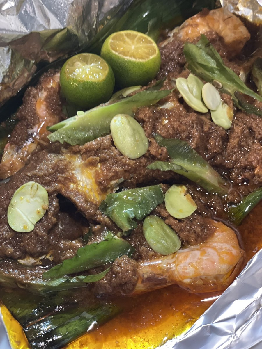 dalioott's tweet photo. Kadang curious, friend list kita ni tak nampak ke posting kita ? Kalau korang nak try portuguese grill, boleh waze je skru besi food arcade. Kalau nampak posting ni, comment ❤️ sikit! https://t.co/nywy8V8Z8O