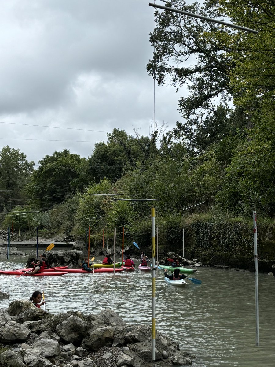 Retour du cycle #kayak pour l'ensemble des élèves de 5 ème. <a href="/Clg_HAuclert/">Collège Hubertine AUCLERT</a> #appn #autonomie #entraide #securite <a href="/EpsToulouse/">EPS Académie Toulouse</a> <a href="/actoulouse/">Académie de Toulouse</a> <a href="/cktoulousain/">Canoë Kayak Toulousain</a>