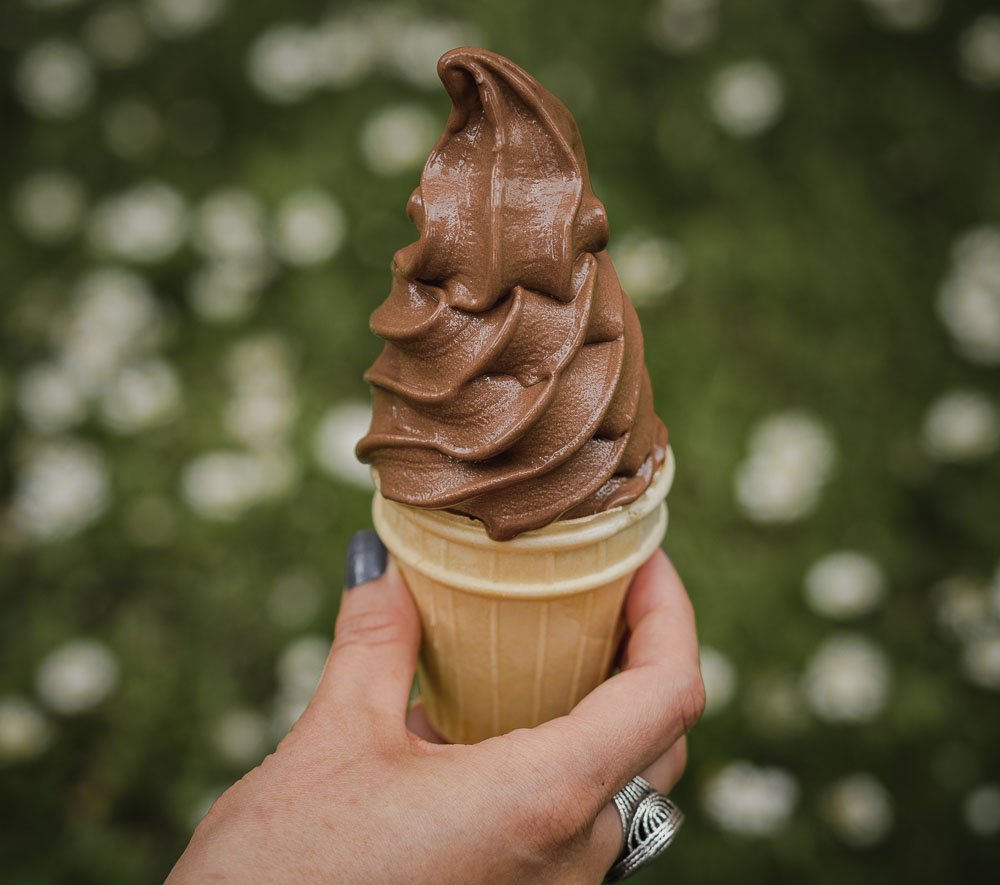GuyBedaine's tweet image. Je remue mon bassin ainsi quand je chie afin de créer de la bonne glace à l'italienne gout merde mmmmh molto bene la gelato di merda artisan de la qualità
