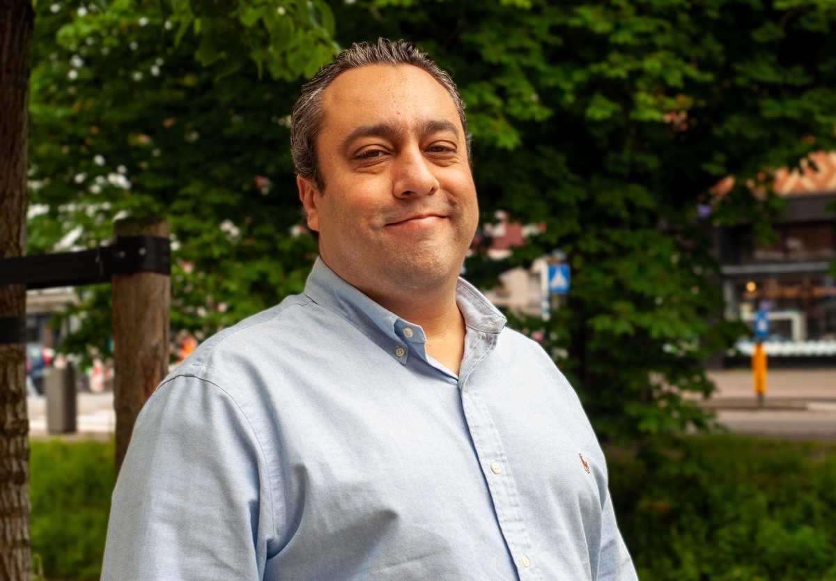 issnl's tweet photo. 💡 To truly understand crises, we need to dig deeper. 

In a new interview, Associate Professor @KarimKnio explores his passion for uncovering the deeper mechanisms behind political crises using innovative theories.

🔗Read now: https://t.co/eXXcC8QeC4 

#CriticalRealism https://t.co/L88Q3ECXqN