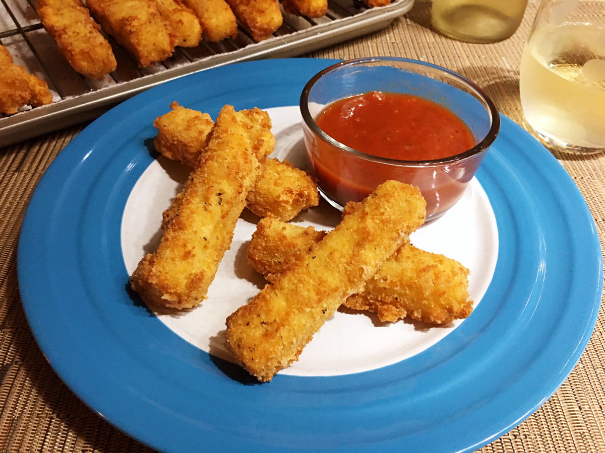 clubfoody1's tweet photo. Today is National #StringCheeseDay 🧀
Pepper Jack Cheese Sticks... an elevated version of a favorite! 😋
#YouTube📽️: https://t.co/xB8ysC16wu
#RECIPE ➡️: https://t.co/pmbsrBpKeJ
@EventGuideToday @DiningGuide2Day #RecipeOfTheDay https://t.co/1iucHUJfjg
