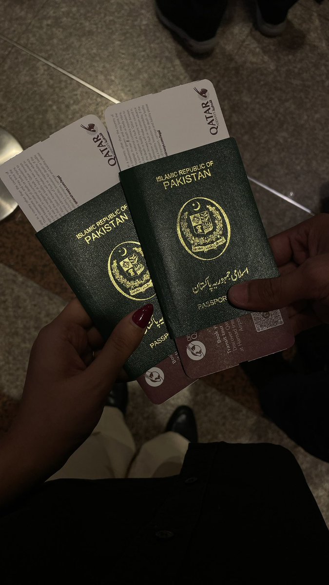 em_potato_'s tweet image. Airport Dump 🧳