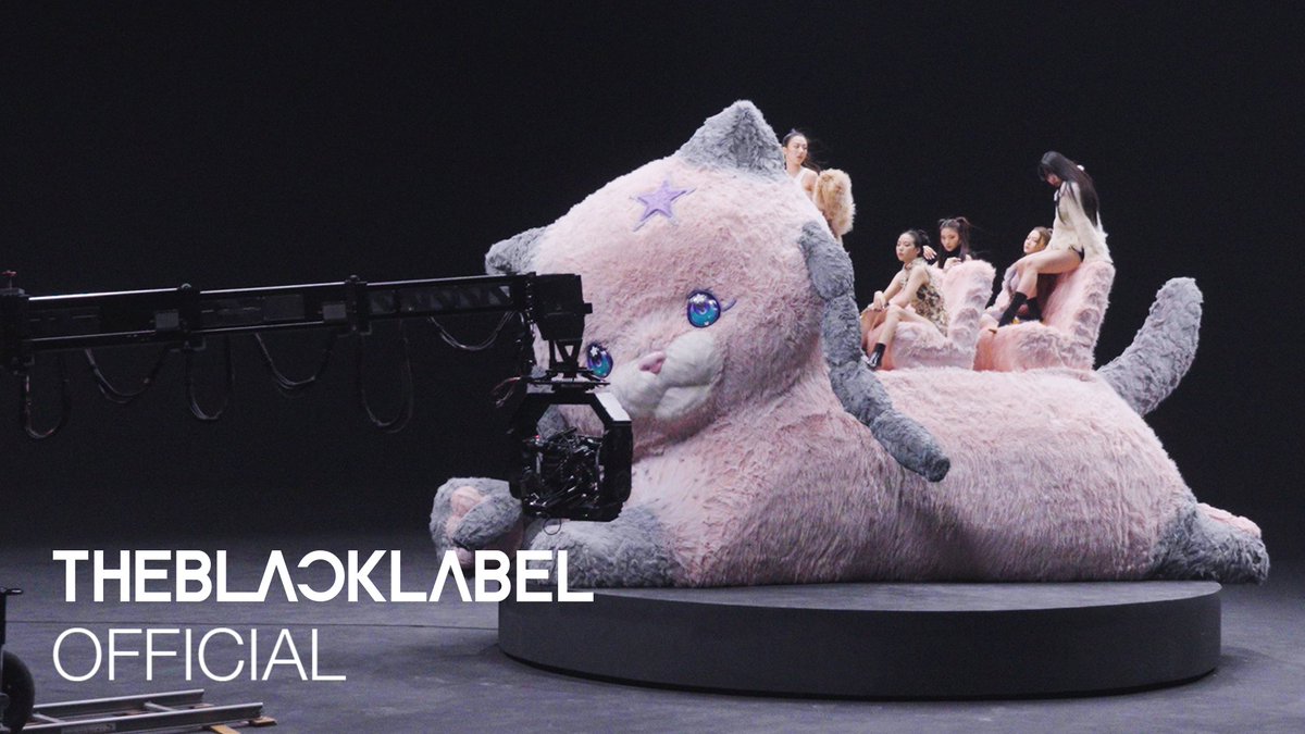 ‘MEOW’ M/V MAKING FILM 1

🔗youtu.be/caAIIy2Nw2g

#MEOVV #미야오 #MEOW
#THEBLACKLABEL #더블랙레이블