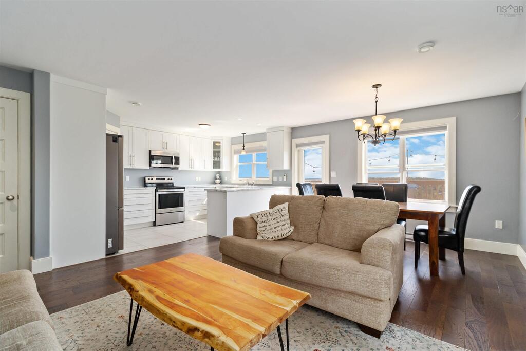 viewpoint_ca's tweet image. $549,000 For Sale
4 Beds | 3/1 Baths | 2,322 sq. ft.
61 Executive Drive, Middle Sackville

Inviting 4 bed 3.5 bath semi-detached available in family friendly Twin Brooks Subdivision.

Listed by ViewPoint Realty agent Matt Swain
viewpoint.ca/cutsheet/20242…