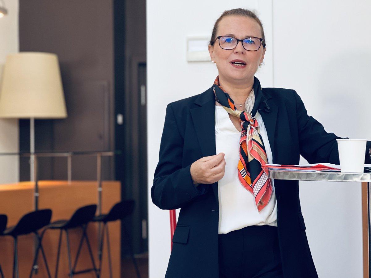 GRDF's tweet image. #PerspectivesGaz - @SanMeunier, DG @GRTgaz: "Estimée à 321 TWh en 2030, des facteurs pourraient impacter à la📈 la conso de gaz, gaz verts et bas carbone (hors H2) par rapport aux hypothèses #Fitfor55. Cette variabilité permet de garantir l’équilibre du système énergétique 🇫🇷".