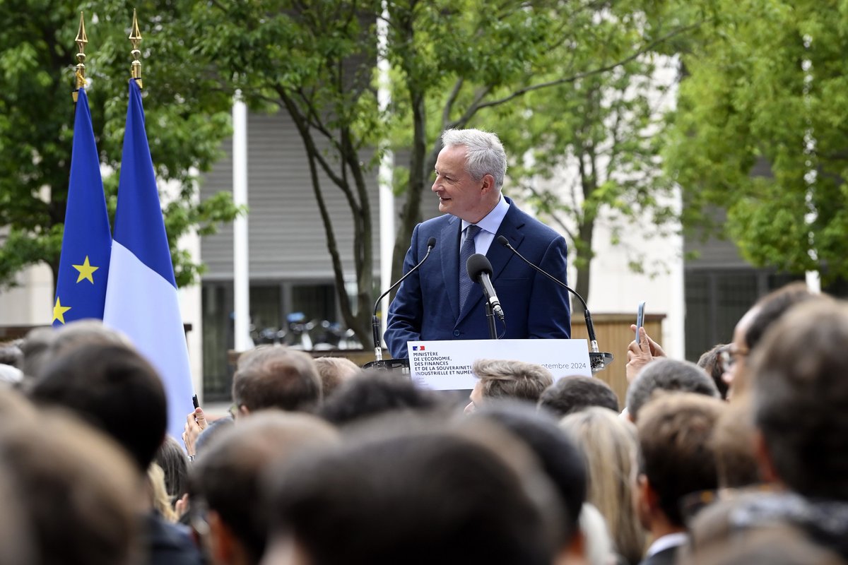 oliviagregoire's tweet image. « Servir, voilà le plus beau mot de la politique. Servir la France et les Français, cela a été ma fierté, chaque heure de chaque jour de chaque année depuis 7 ans. »

Tu as raison @BrunoLeMaire et ça a été un honneur de servir à tes côtés pendant 4 ans.