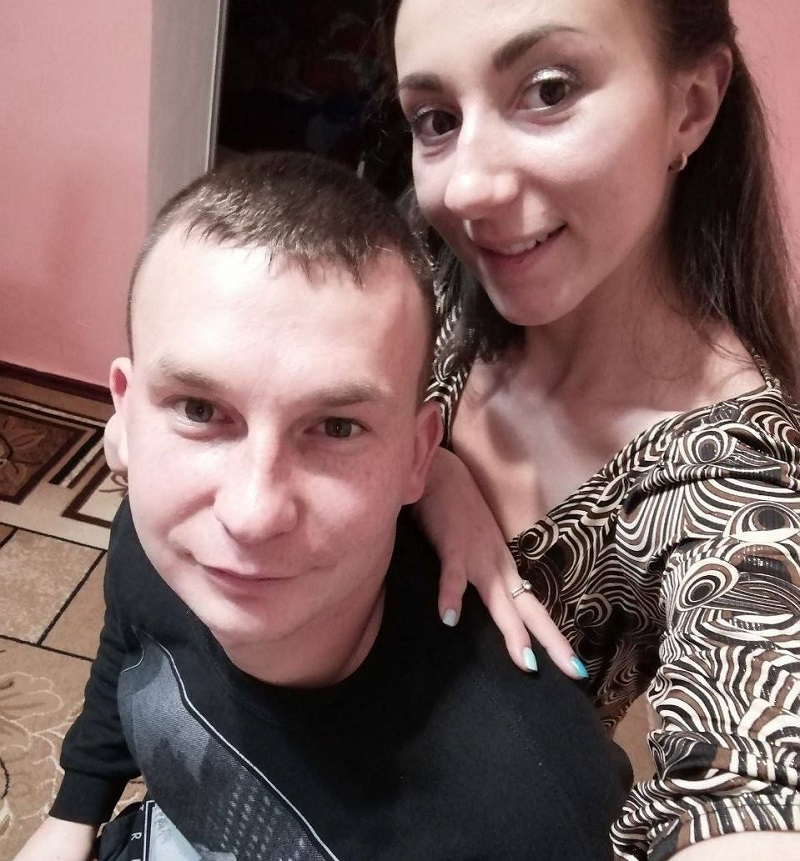 ctzn24's tweet photo. 🇺🇦🙏РАЗОМ З ПОРАНЕНИМИ❤️

🫡🇺🇦Антон Теленчак, позивний МИРОТВОРЕЦЬ 
докладніше: https://t.co/Cdql86OKPP 
- Під час бойових дій поблизу населеного пункту Володимирівка, Донецької області, 15 травня 2022 року Антон отримав тяжке поранення: мінно-вибухове уламкове поранення лівої тім'яної та скроневої часток голови. 
Він перебував у комі майже три місяці, і коли вийшов з неї, ми почали вчитися всього заново — пити, їсти, тримати ложку, сидіти, ходити, говорити.

Вже два роки та три місяці разом з чоловіком проходимо цей складний шлях лікування та реабілітації. 
Як би важко не було, ми не збираємось здаватися. 
У цьому бою Антон повинен перемогти, щоб повернутися до повноцінного життя.

Наразі вже є помітний прогрес. 
Антон починає говорити.
 Повторює багато слів, які поки ще вимовляє не зовсім чітко. 
Він потихеньку сам ходить, але через великий ризик падіння я завжди залишаюся з ним поруч.

❗️🙏Лікарі дають непогані прогнози, говорять, головне не зупинятися і продовжувати відновлення. Попереду Антона чекає багато роботи над собою.

 Наразі потребуємо відновлення в «Західному реабілітаційно-спортивному центрі» НКСІУ.

ЗБИРАЄМО: 90 000 грн на додаткову тривалу реабілітацію.
✅ постійна банка на поранених https://t.co/d8dNMNkhIB

✅ картка Приват 5169 3305 3748 5655
IBAN ПриватБанк https://t.co/yyRMHHHA5V

✅ https://t.co/XnkM1EXMLF

Звертаємось до всіх за підтримкою поширеннями і, за можливістю, будь-яким донатом - дякуємо кожному.
Не залишати поранених - це честь і гідність!
@igorlachenkov @tweet4Anna_NAFO @LdMila810824
@watermelonONK @shepeeress @74Fraza
@sea_inside3 @LesyaUA7Evropa @babaikit
@ASarnatska @K0SHENYA @m_trevogi
@olunja_kizunja @A_komport @katerynkaaaa
@Cooluck @volyniakaa @math_ccat
@Maryink13 @AlexTann5588 @PeregarAniLorak