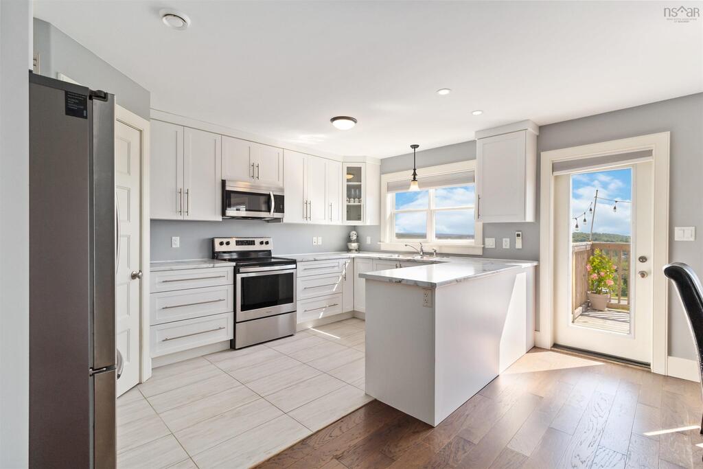 viewpoint_ca's tweet image. $549,000 For Sale
4 Beds | 3/1 Baths | 2,322 sq. ft.
61 Executive Drive, Middle Sackville

Inviting 4 bed 3.5 bath semi-detached available in family friendly Twin Brooks Subdivision.

Listed by ViewPoint Realty agent Matt Swain
viewpoint.ca/cutsheet/20242…