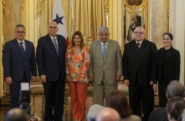Presidente Mulino pone en marcha acciones para rescatar la iglesia e historia de Portobelo prnoticiaspanama.com/presidente-mul…