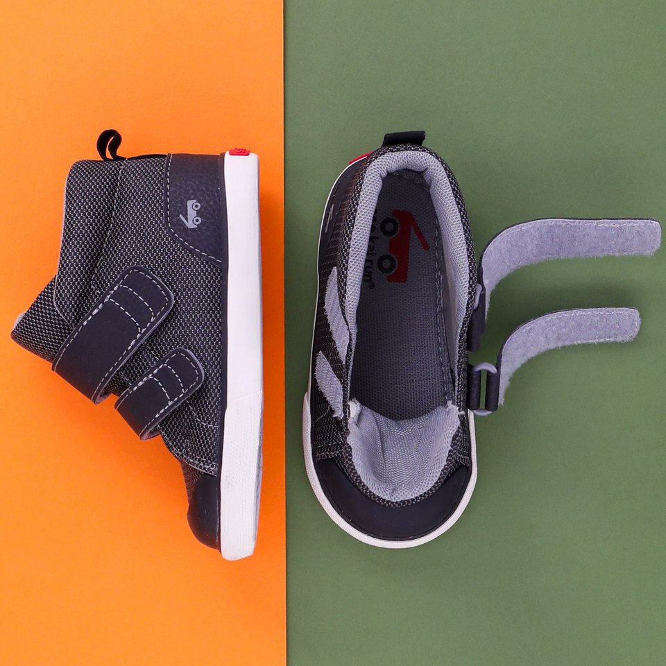 seekairun's tweet image. The look of a classic high top, with extra-long straps that open wide and stay open, expertly designed for AFOs, SMOs and custom insoles. Dean is the most innovative adaptable sneaker on the market!⁠
⁠
Learn more and shop at seekairun.com/adaptive-colle…⁠.com

#seekairun #adaptable
