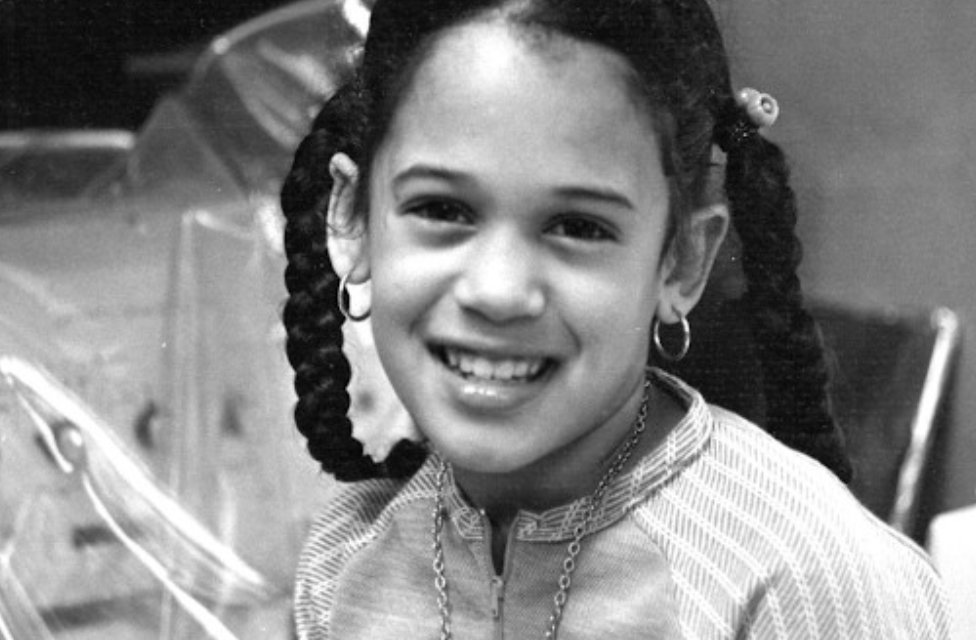 mjfree's tweet image. Do you want to live in an America where you can tell your daughters that this girl grew up to be The President? 

I do. You?