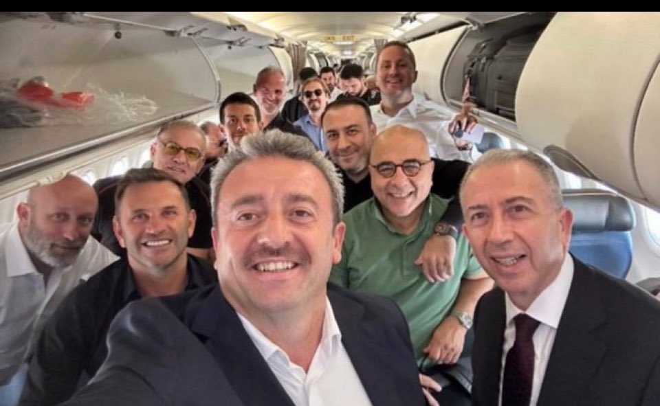 Galatasaray taraftarının #DursunÖzbekİstifaEt tag'ı dakikalar içinde on binleri geçti..