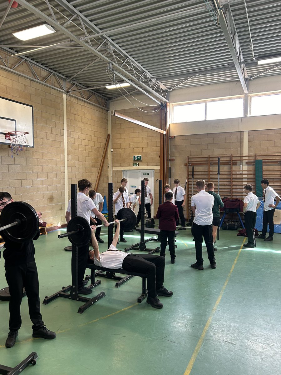 Fantastic attendance at weightlifting club this week. All extracurricular clubs are running at lunchtime and after school 🏋️‍♀️