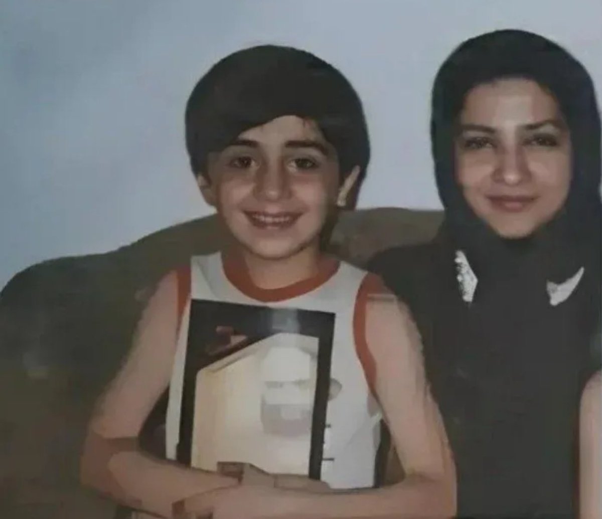 خونايى كه چكيده 
ما يادمون نميره …

 #ما_يادمون_نميره