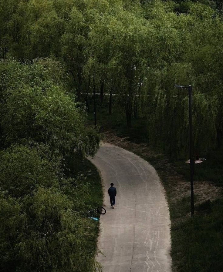 cuma duası: bu çağın hengamesinden sana sığınıyorum rabbim. beni sevdiğin işlerle ve kişilerle hemhal eyle.
