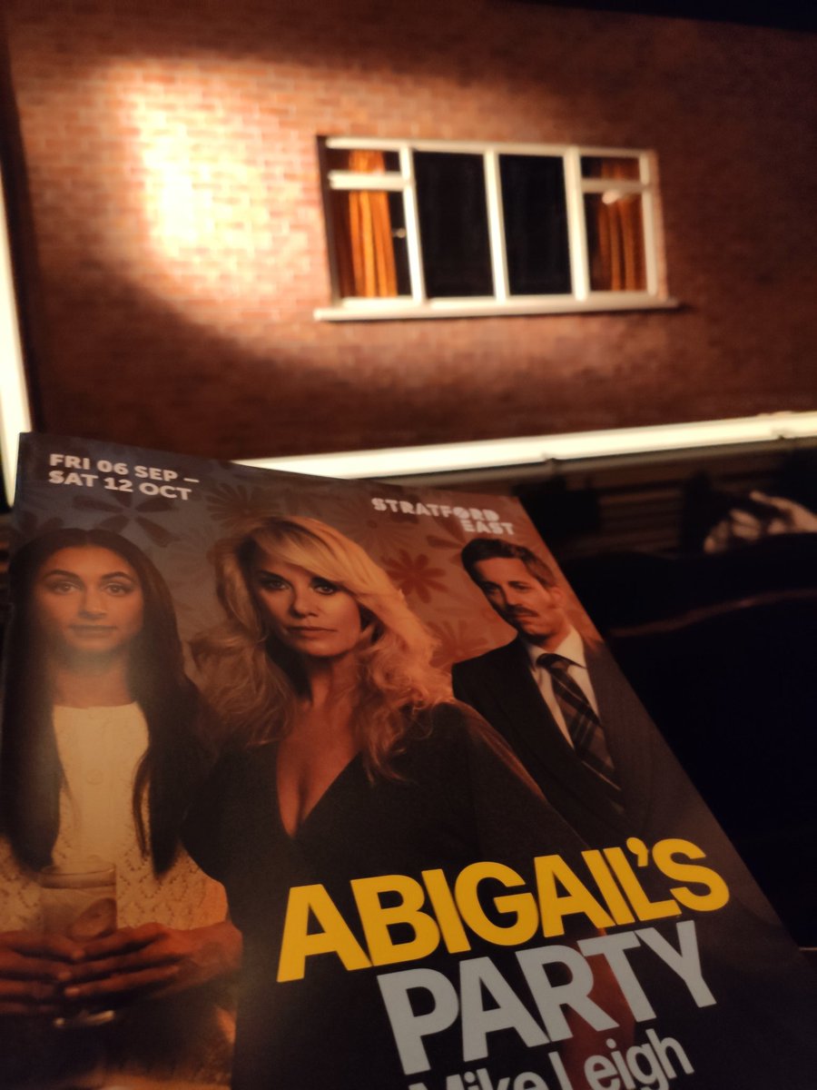 Olives at the ready Lawrence... it's press night <a href="/stratfordeast/">Stratford East</a> for Abigail's Party 🍸💃🏻 <a href="/EveryTheatre/">Everything Theatre</a>