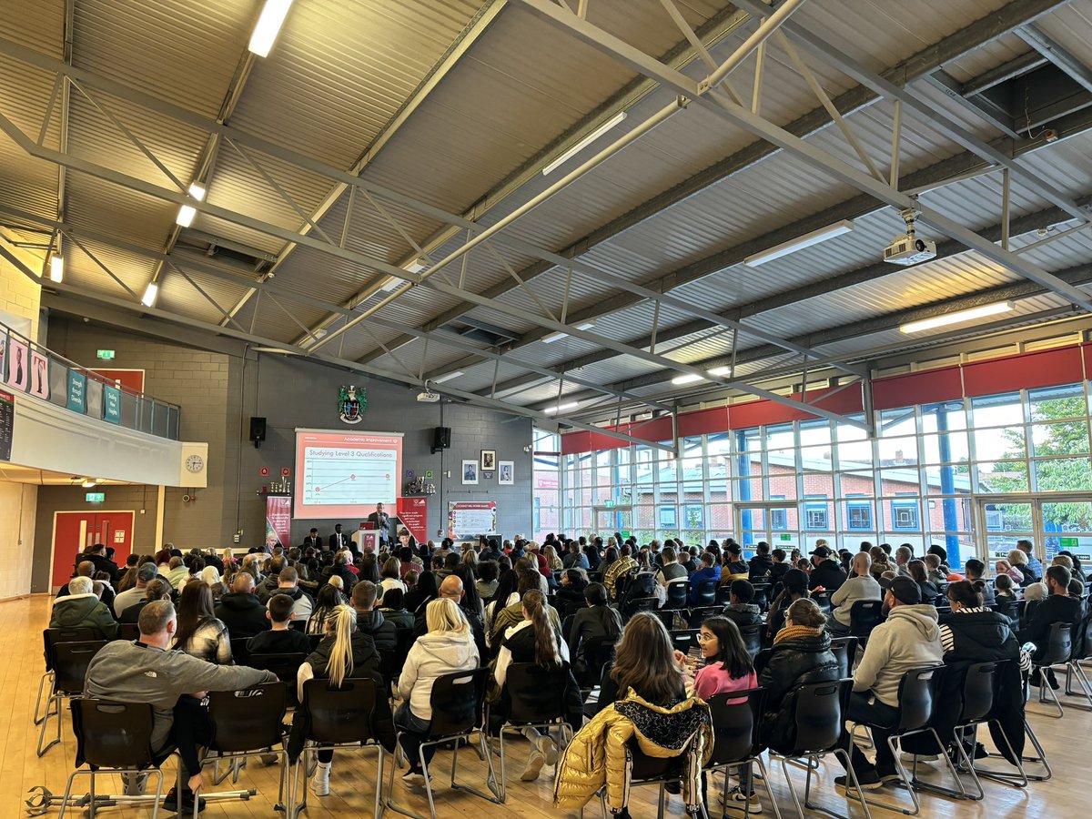 Doors are open, a busy start to Open Evening 2024. Welcome to our prospective learners and their families. 

Excited to showcase our wonderful school this evening. #NothingButTheBest <a href="/Summit_LT/">Summit Learning Trust</a>