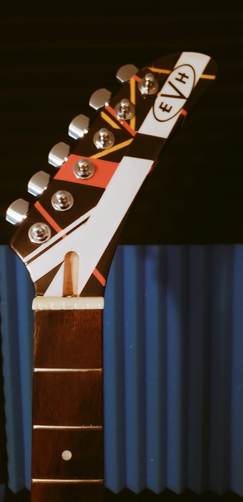A sample of things to come <a href="/evhgearlive/">EVH GEAR FANS LIVE </a> <a href="/johnnybeane/">Johnny Beane</a>
