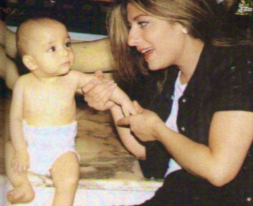 Assalaversion's tweet image. أصالة برفقة أطفالها شام ولودي🌟
@AssalaOfficial