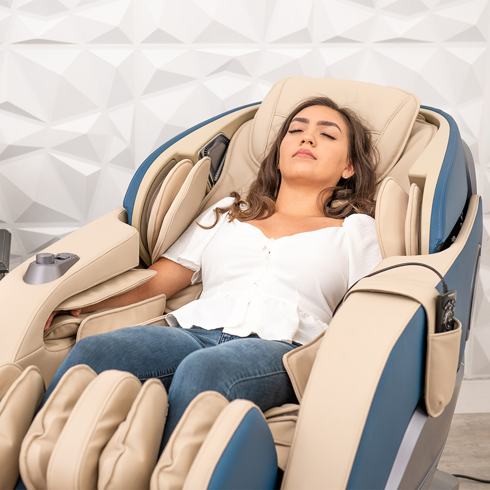 MPL_Finance's tweet photo. Experience luxury with the Z-Smart+ Massage Chair! 🌟 Enjoy premium features like AI voice control, deep tissue massage, and O2 ionization for a clean, relaxing environment. Elevate your comfort and wellness at home. Discover more: https://t.co/4m7GVsvkDq #MassageChair #Luxury https://t.co/6SdAtzkOcH