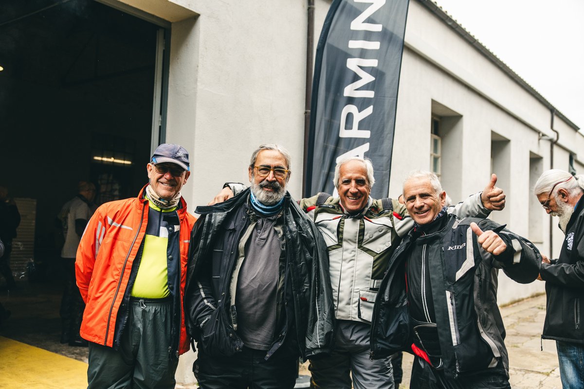 100Colls's tweet photo. 🌟🏍️ A pesar del cansament i les adversitats, els participants de la #100colls van arribar amb un somriure a la cara! 😃🎉
Cada quilòmetre recorregut, cada desafiament superat, i cada moment viscut va ser una demostració de passió motard! https://t.co/xAud1DsKcW